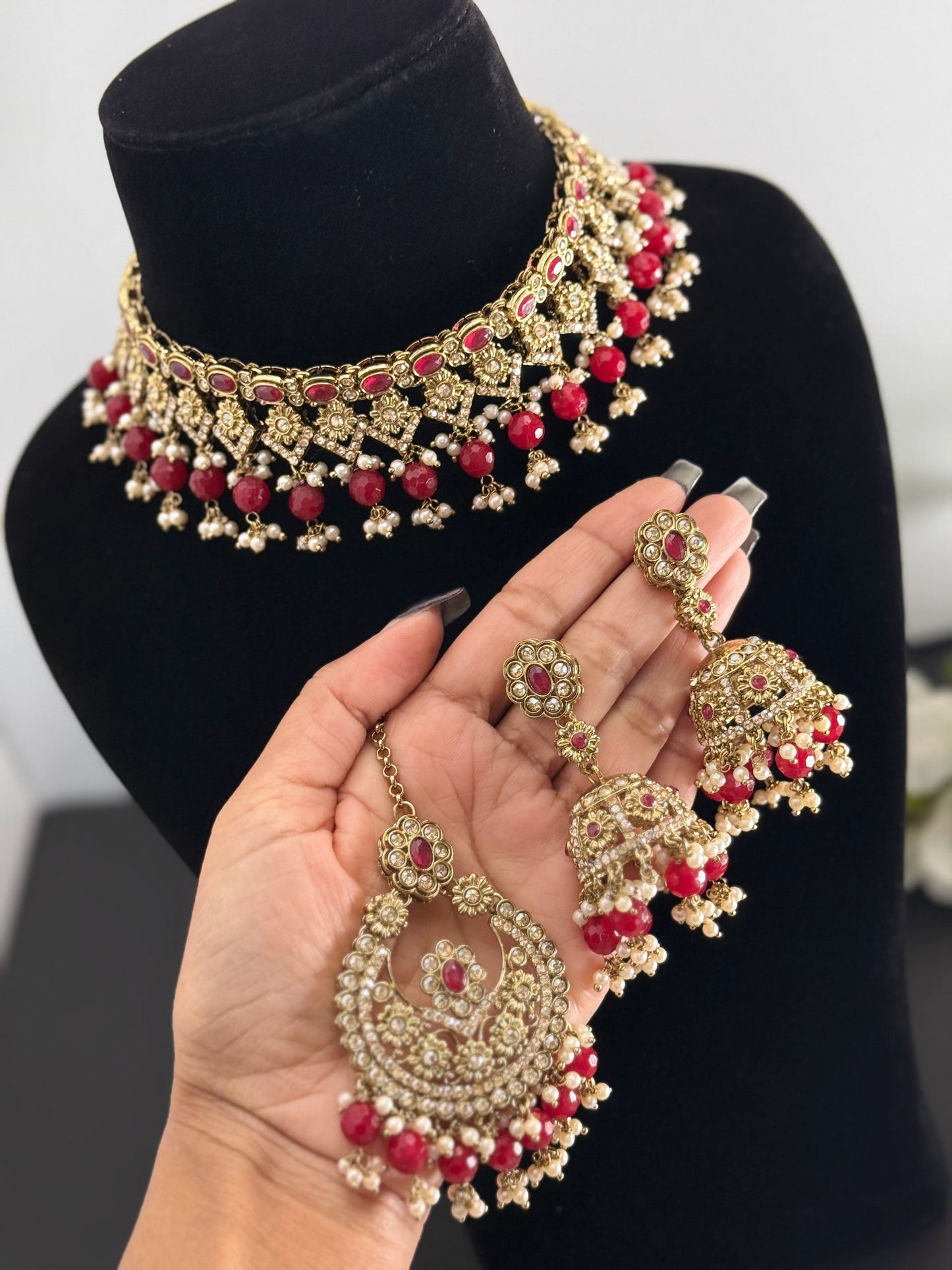 Choker set