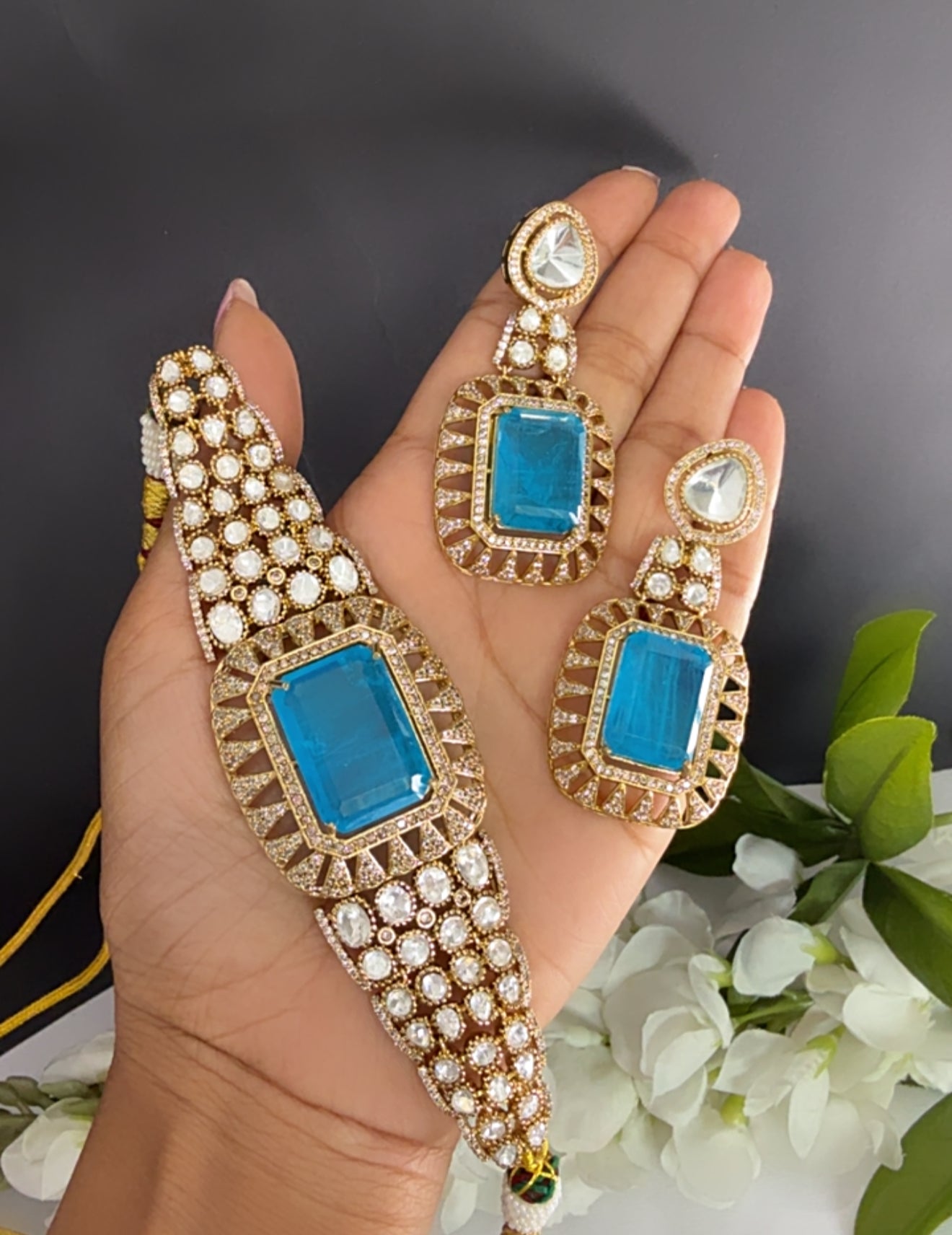 Premium choker set