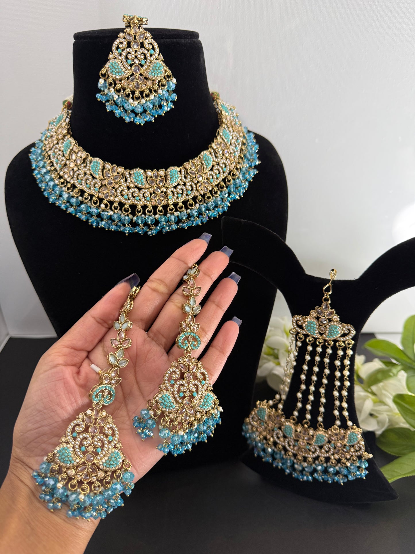 Saanvi necklace set