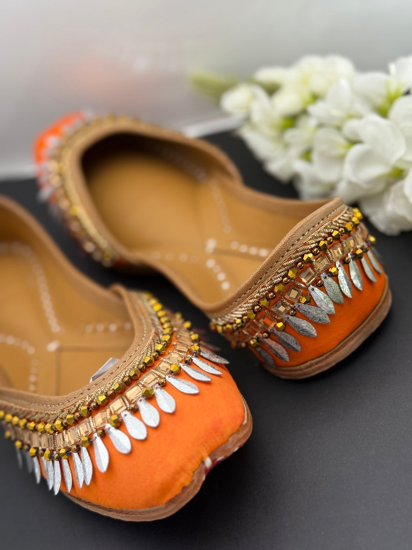 Orange punjabi jutti