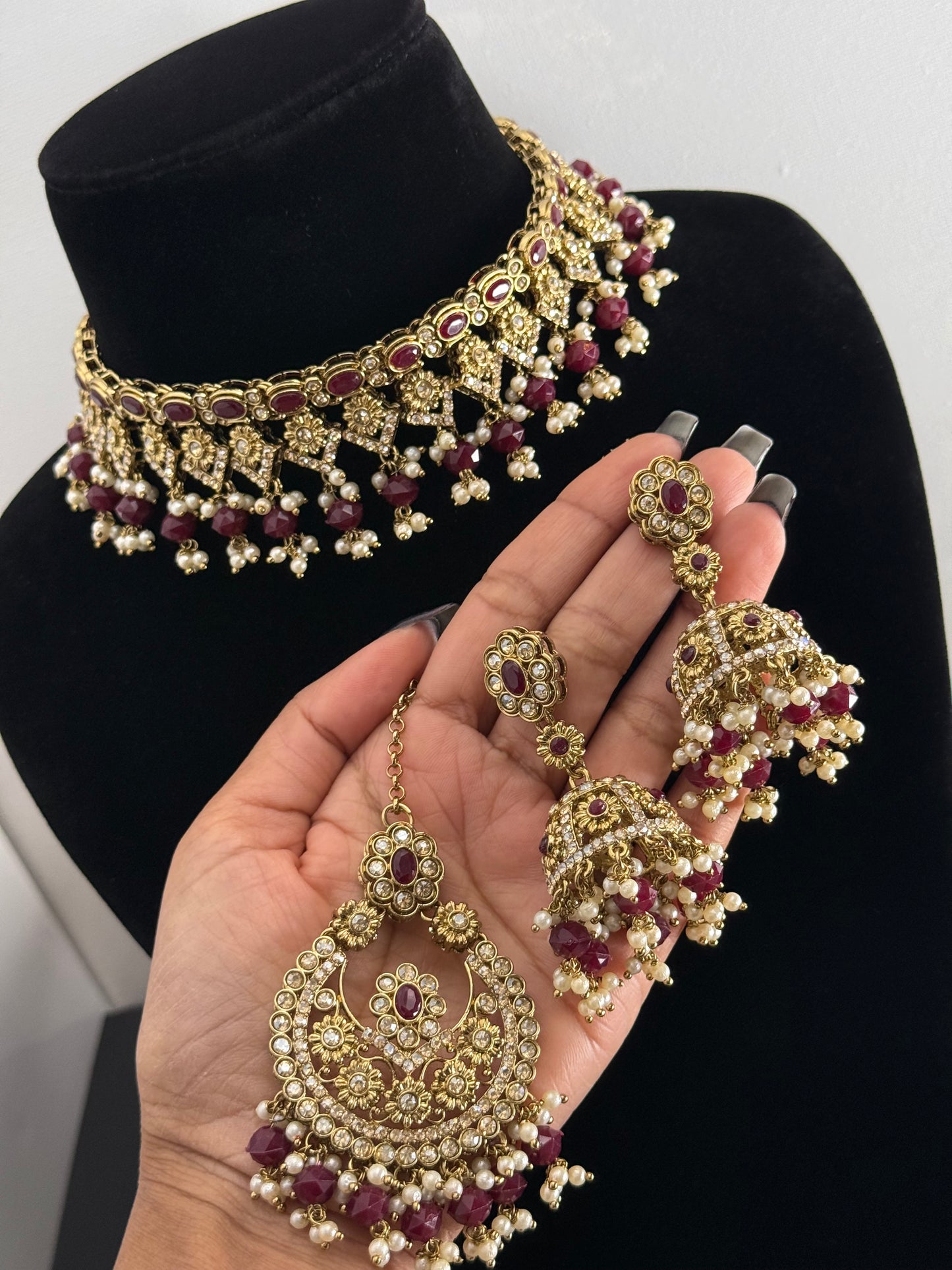 Choker set