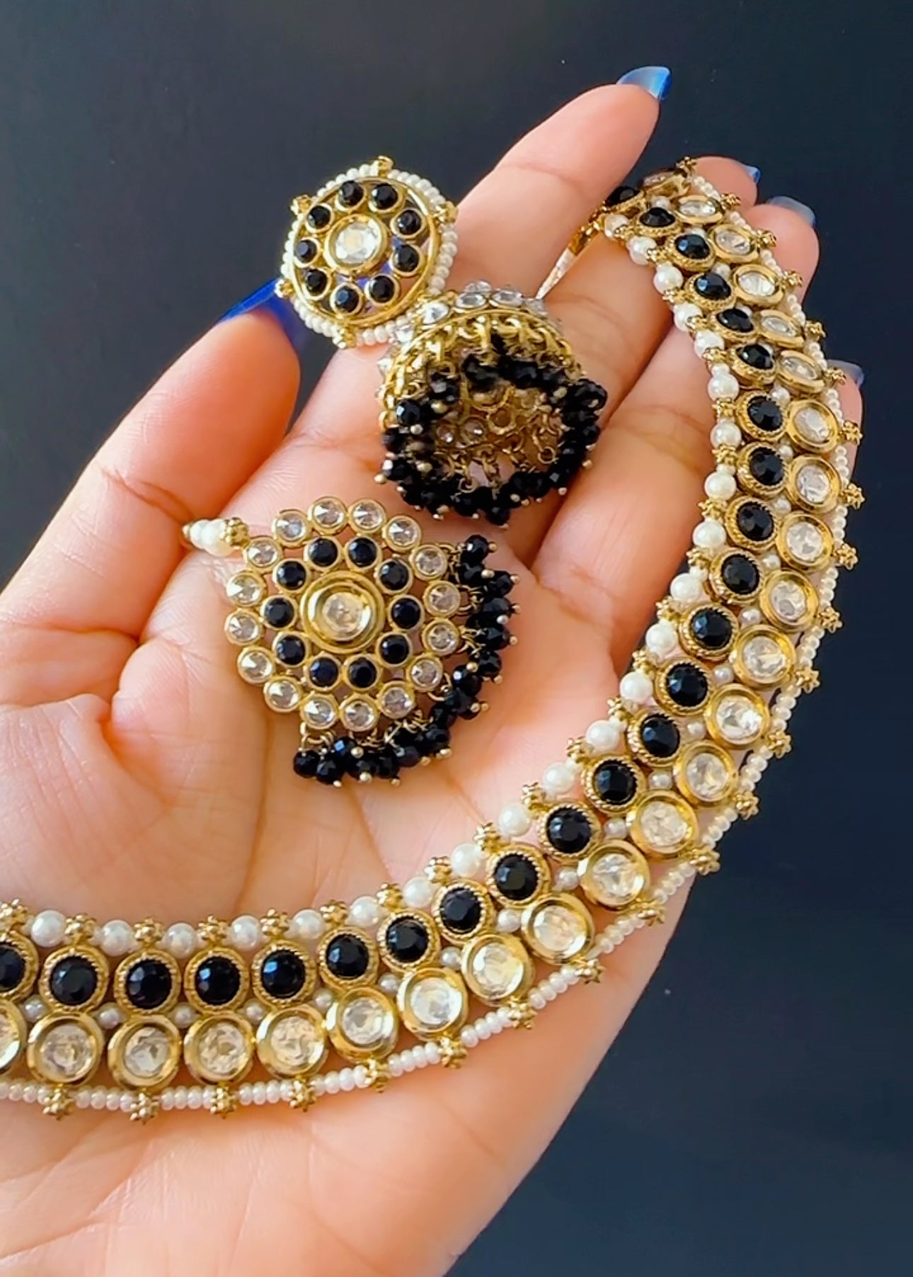 Kundan necklace with jhumki and tikka