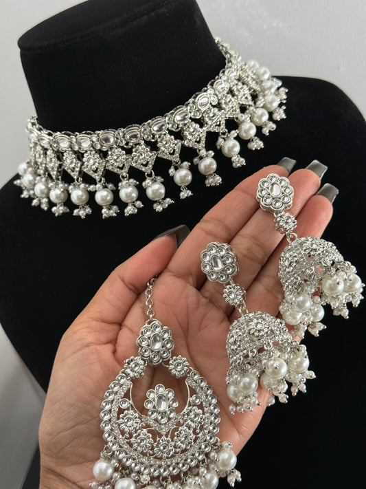 Choker set