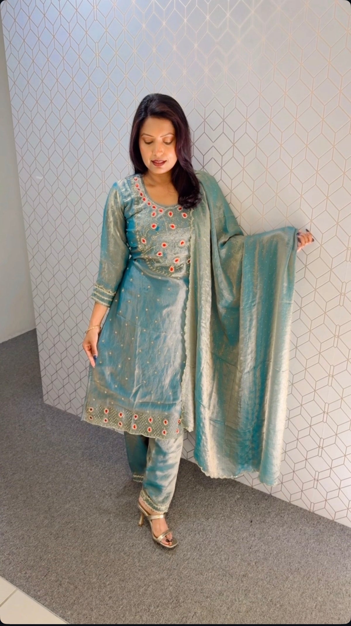 Party wear suit