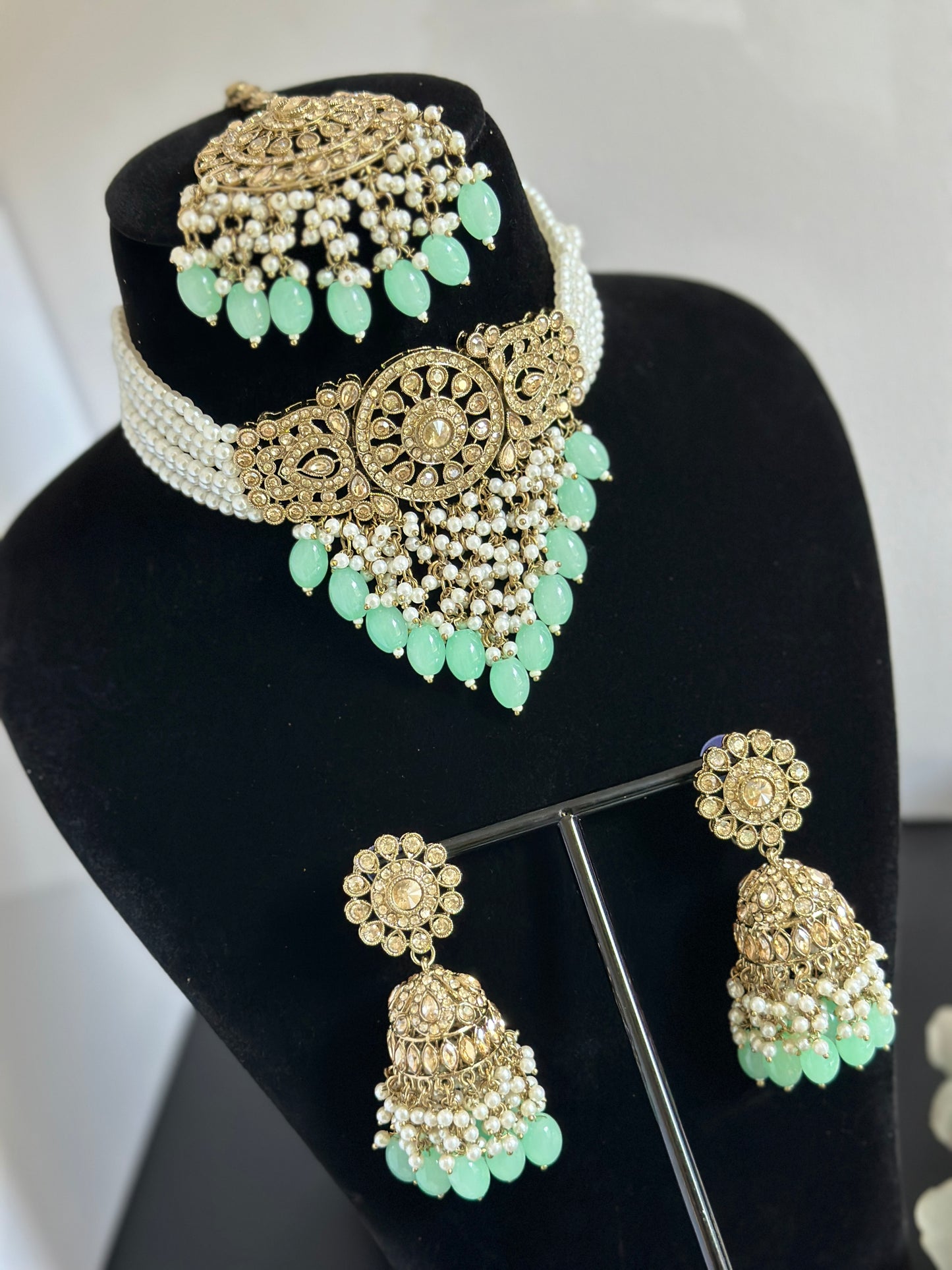 Choker set mint