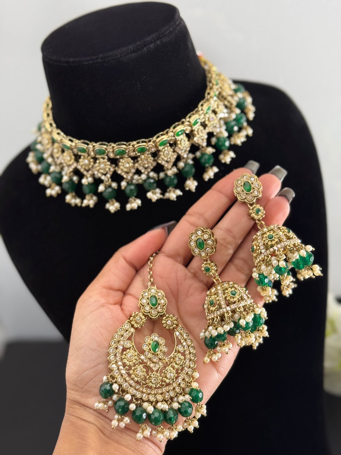 Choker set
