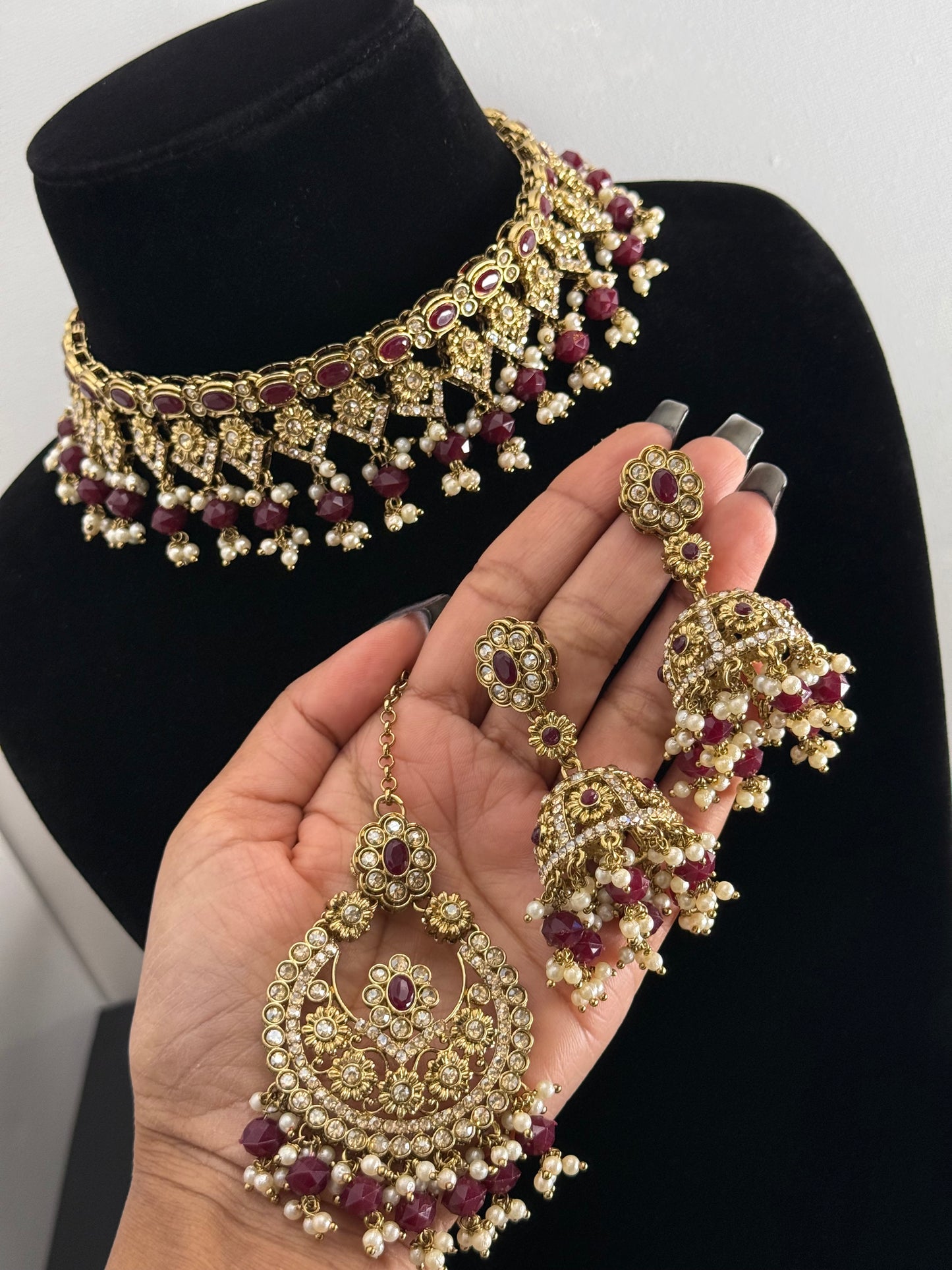 Choker set