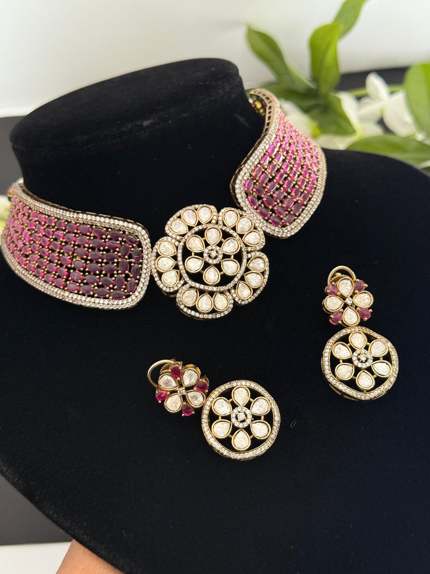Premium choker set