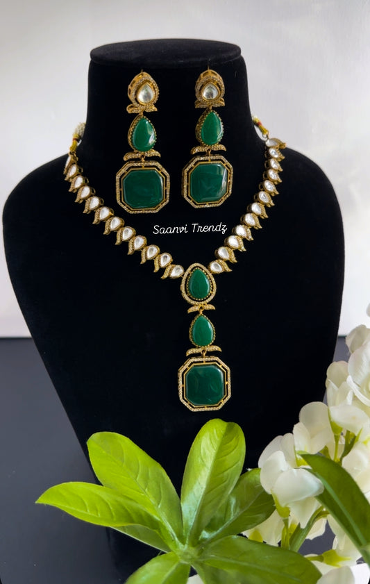 Green necklace set