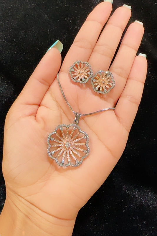 Pendant set