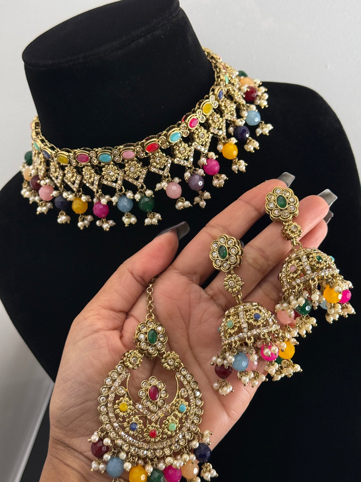Choker set