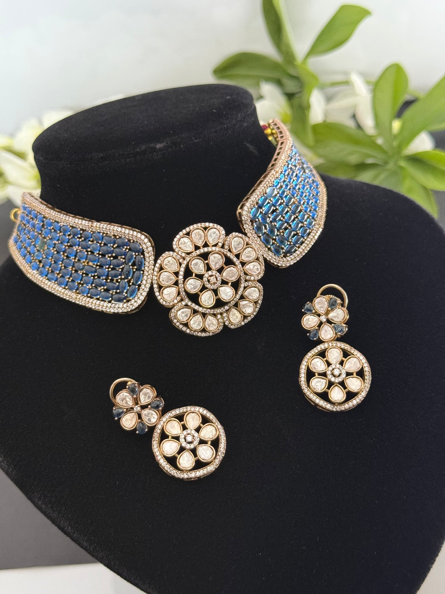 Premium choker set