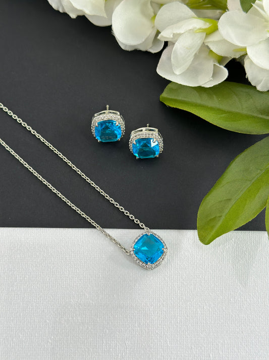 Pendant set