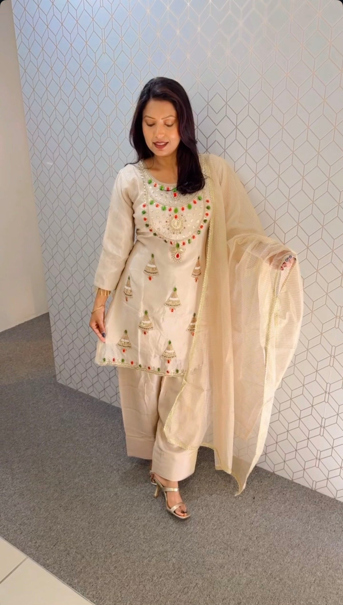 Party wear suit