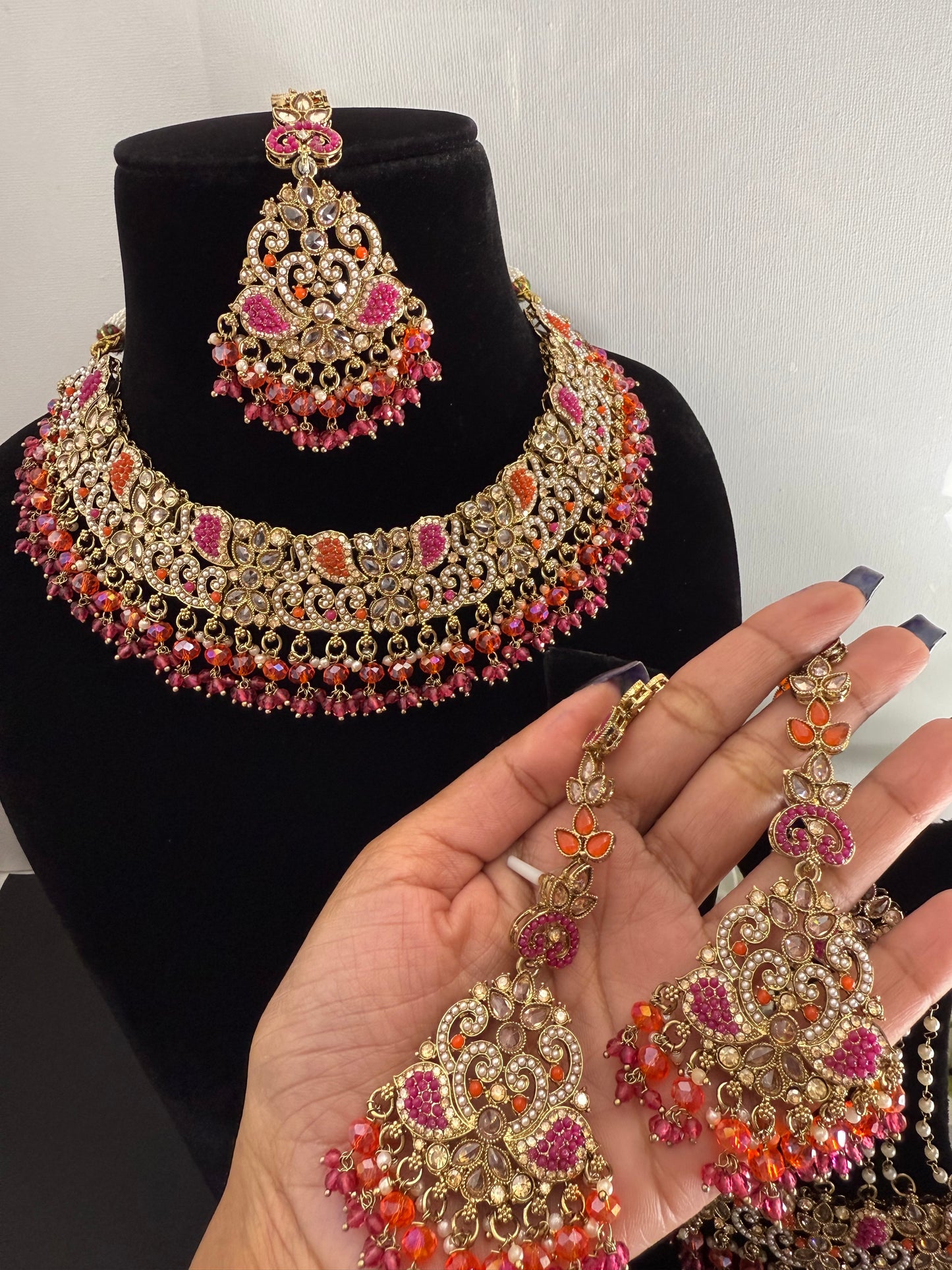 Saanvi necklace set