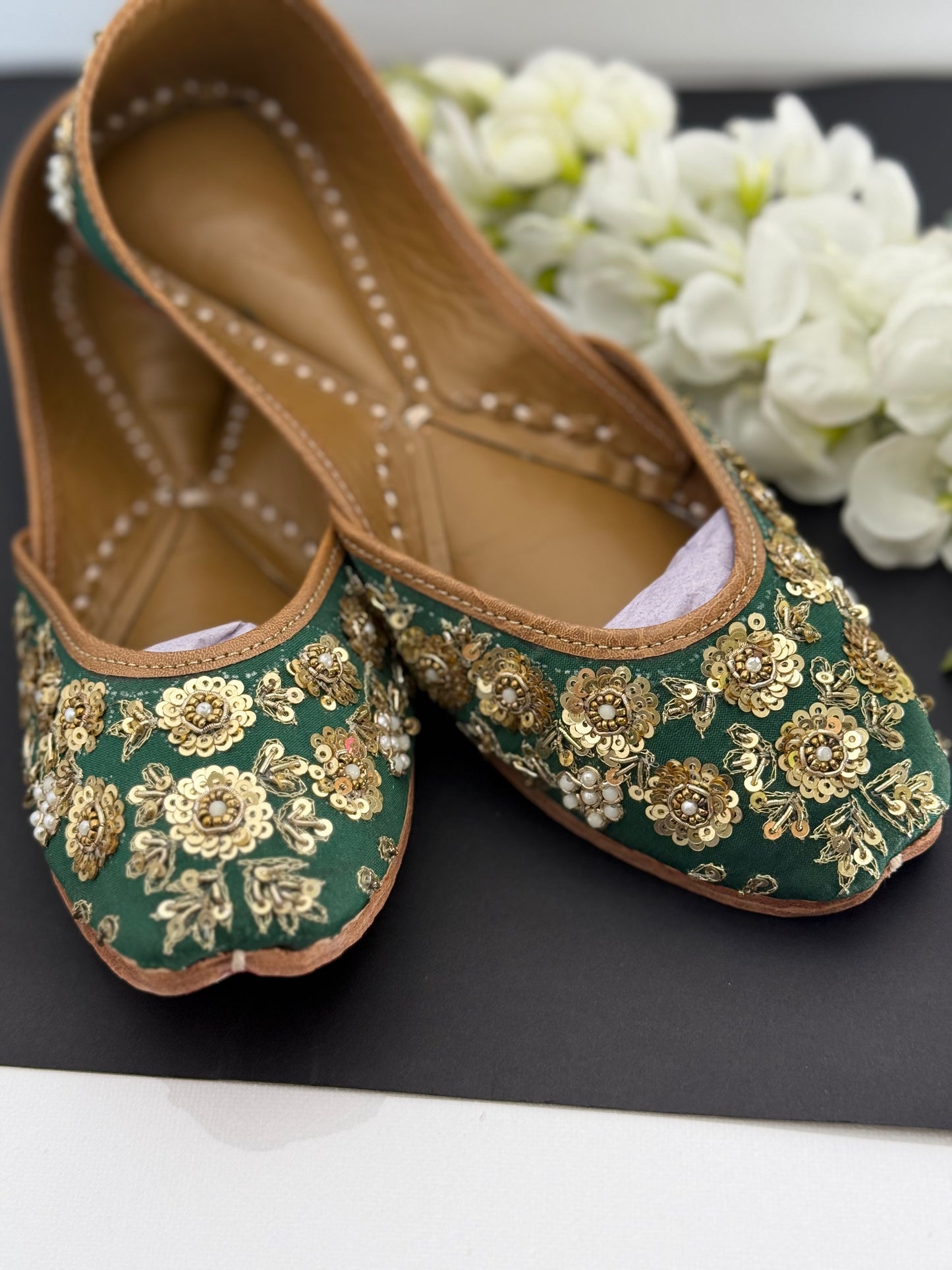 Green jutti