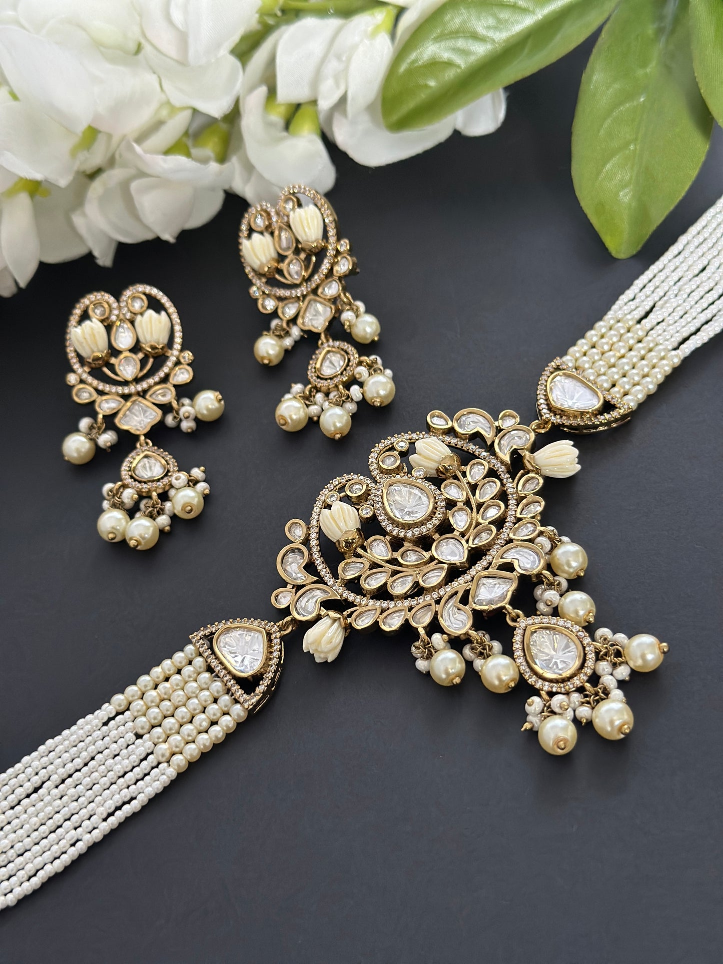 Premium choker set