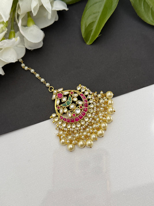 Tikka in Pachi kundan