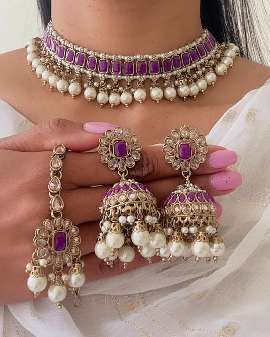 Necklace set in purple colour