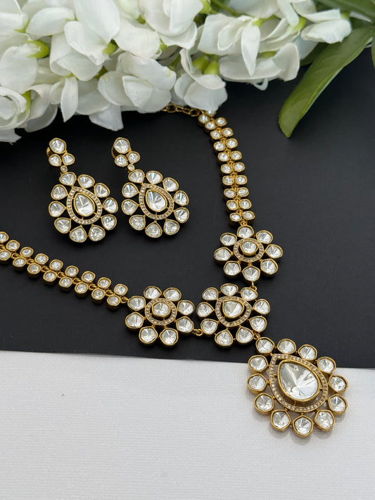 Premium necklace set