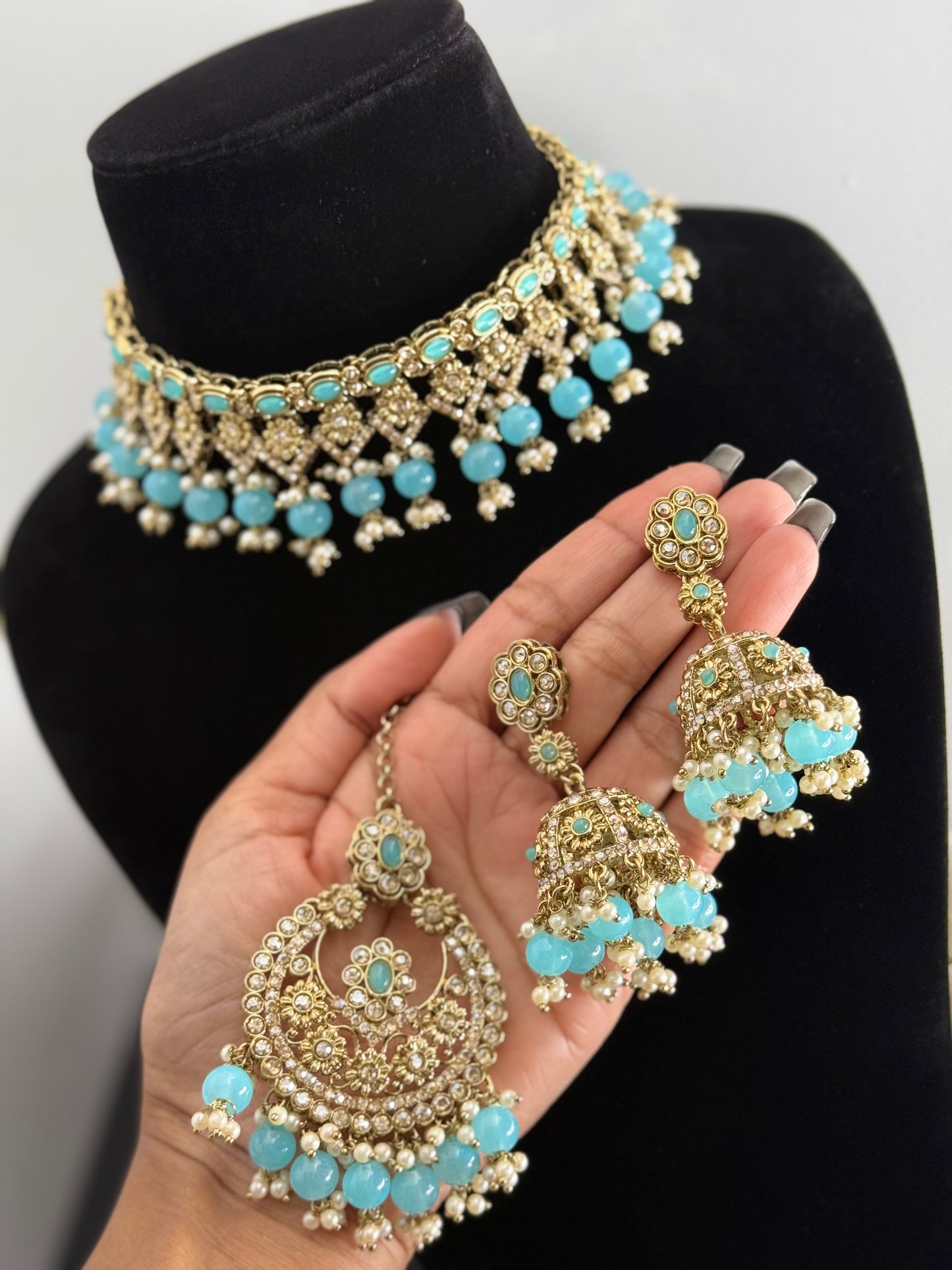 Choker set