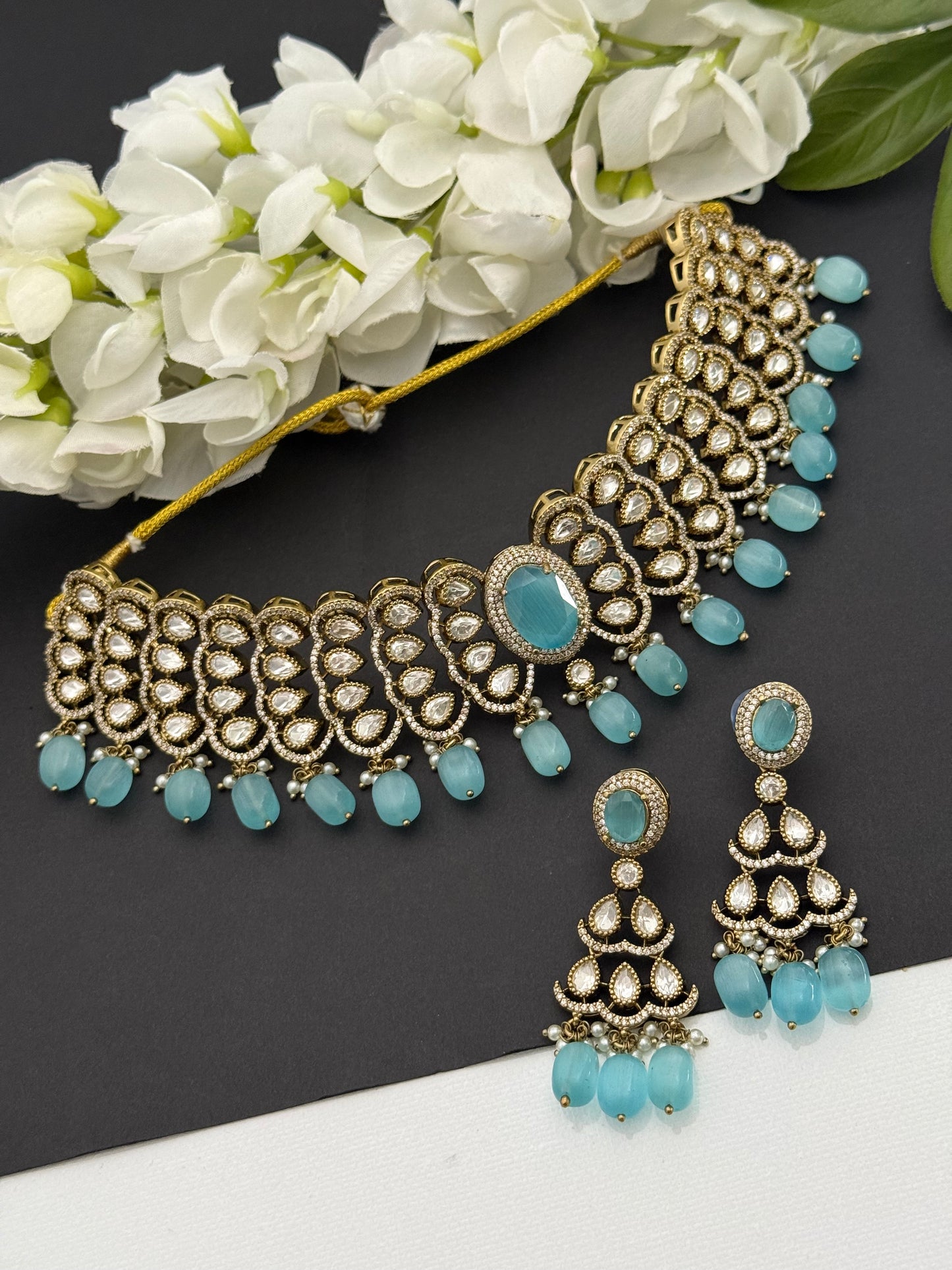 Premium choker set