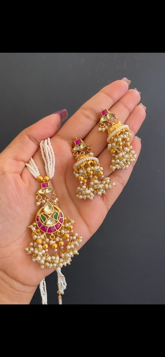 Pendant set in Pachi kundan