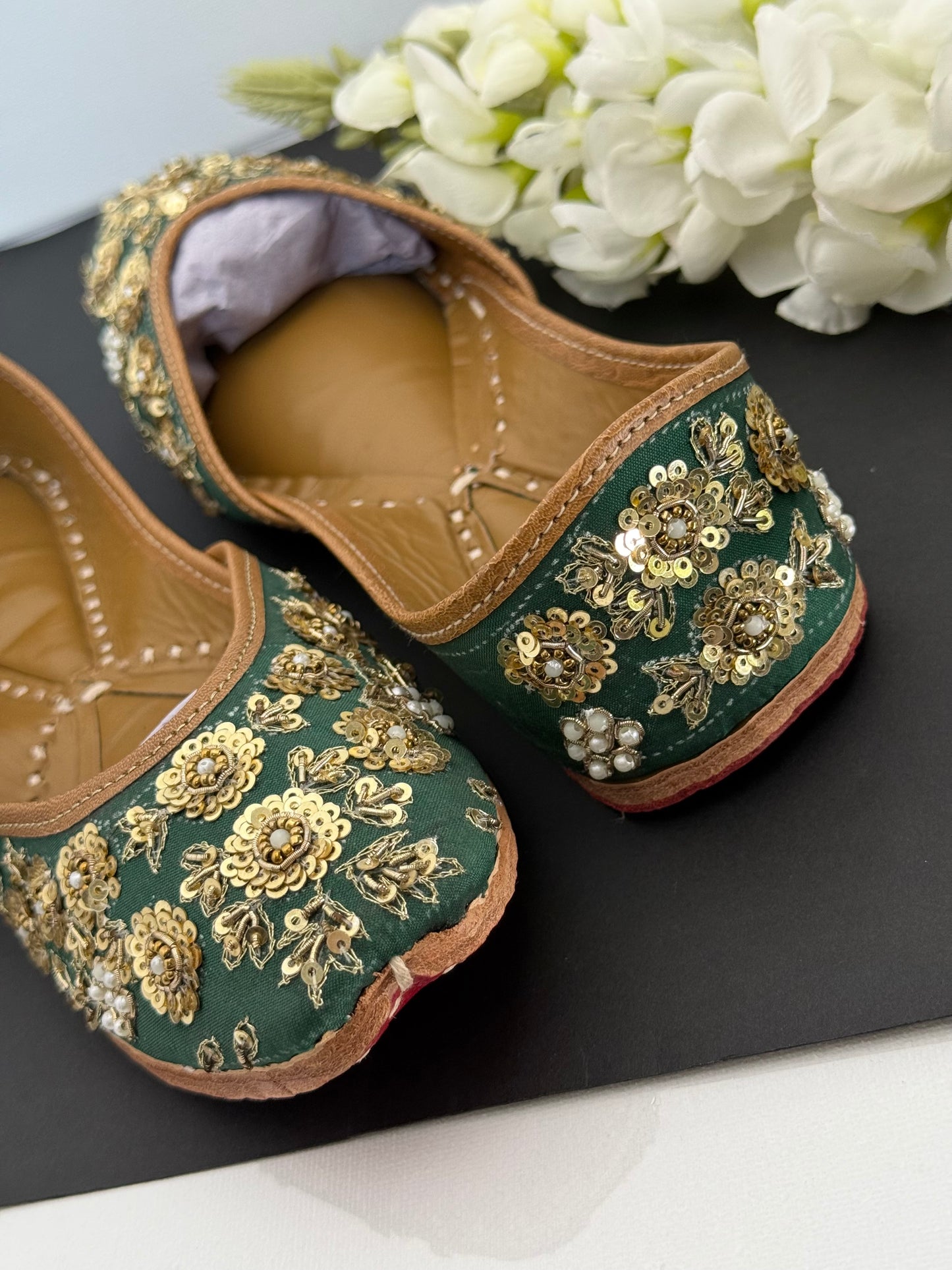 Green jutti