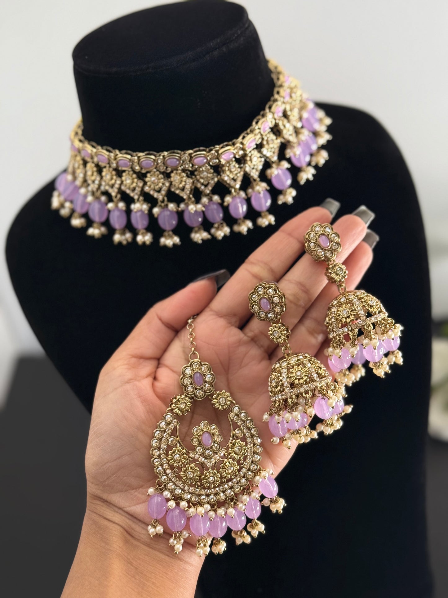 Choker set