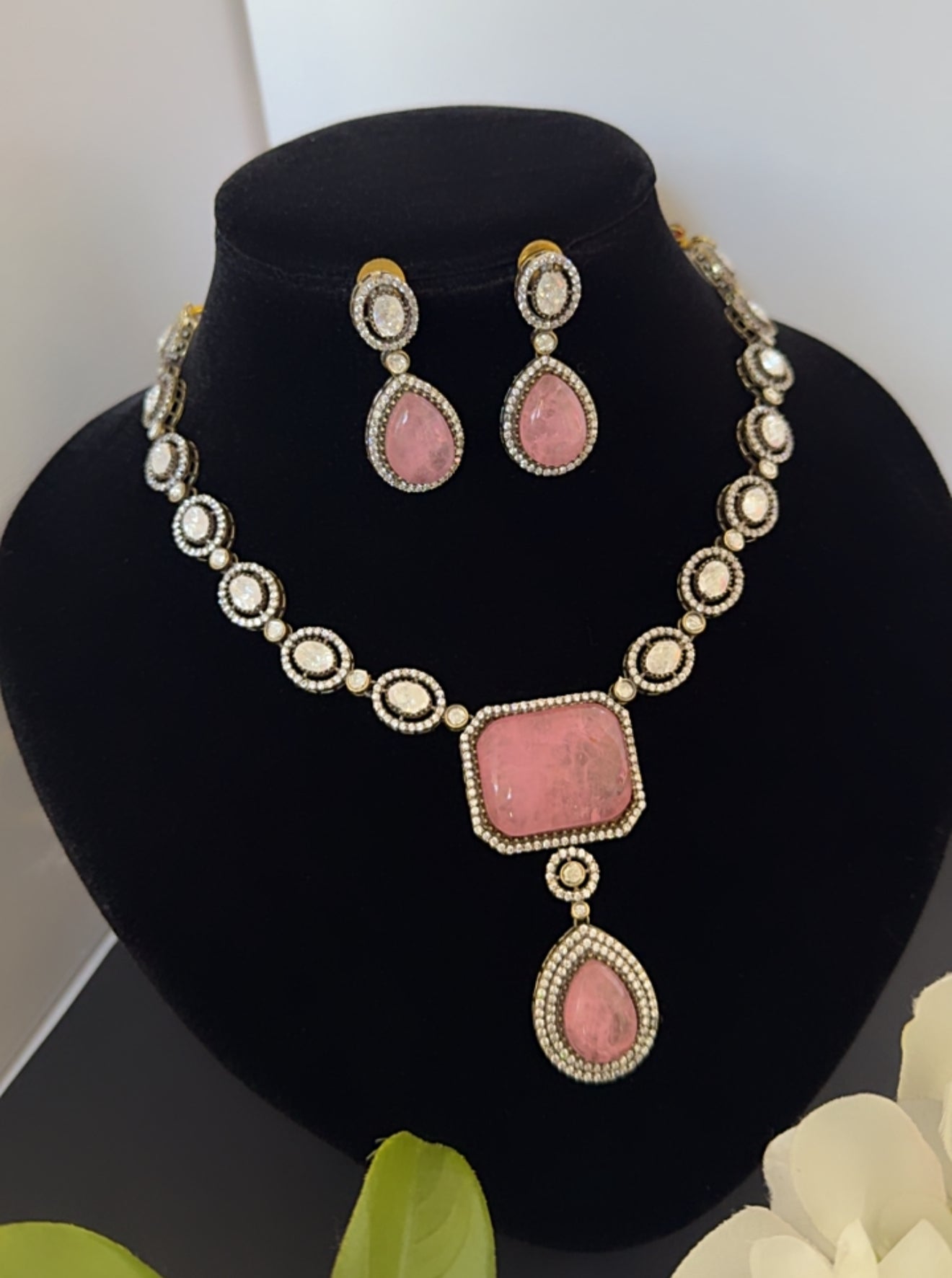 Premium necklace set