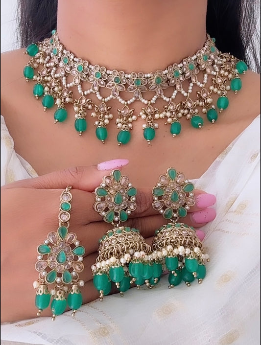 Necklace set in Rama green colour