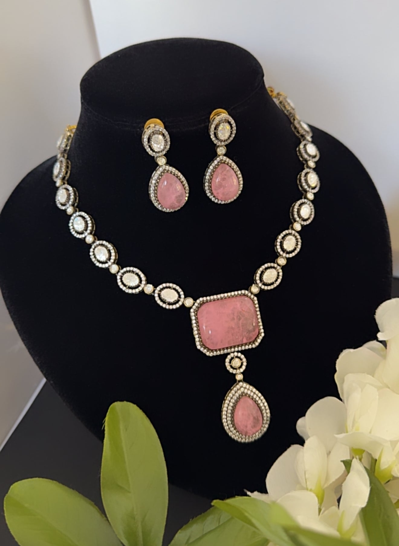 Premium necklace set