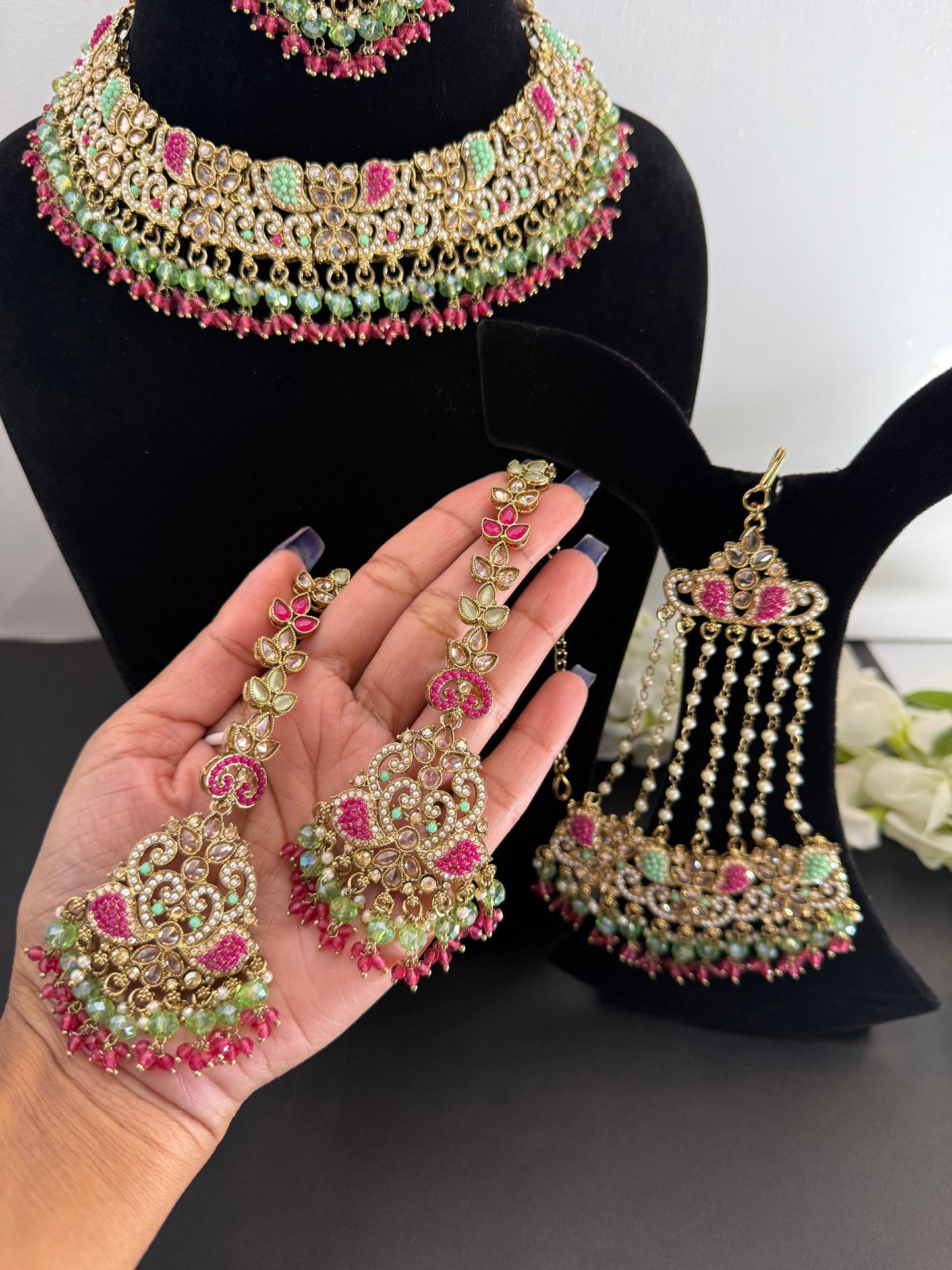 Saanvi necklace set