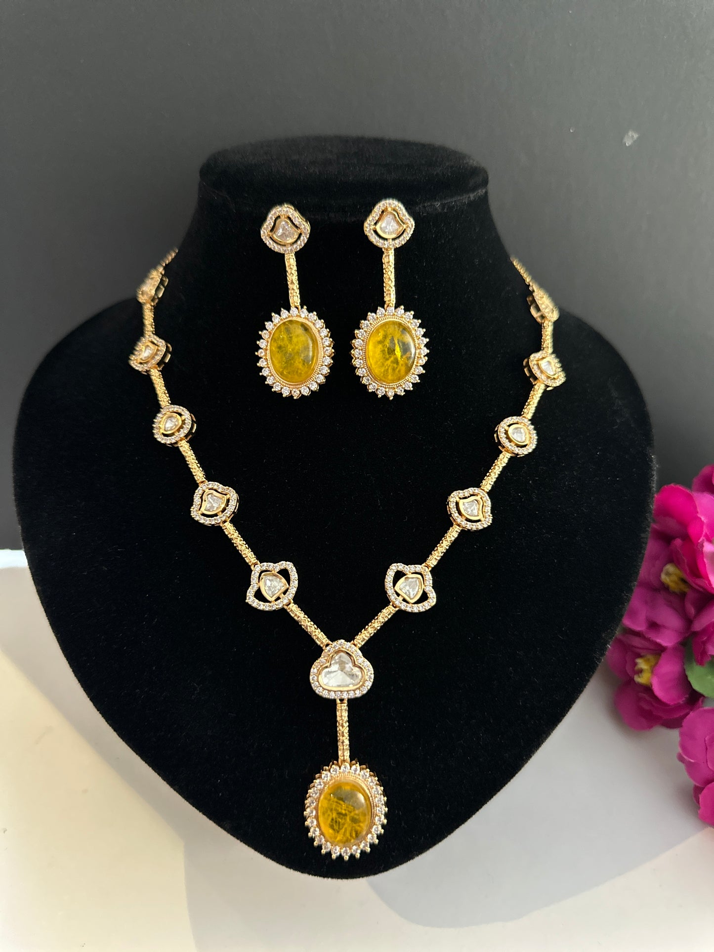 Uncut Necklace Yellow