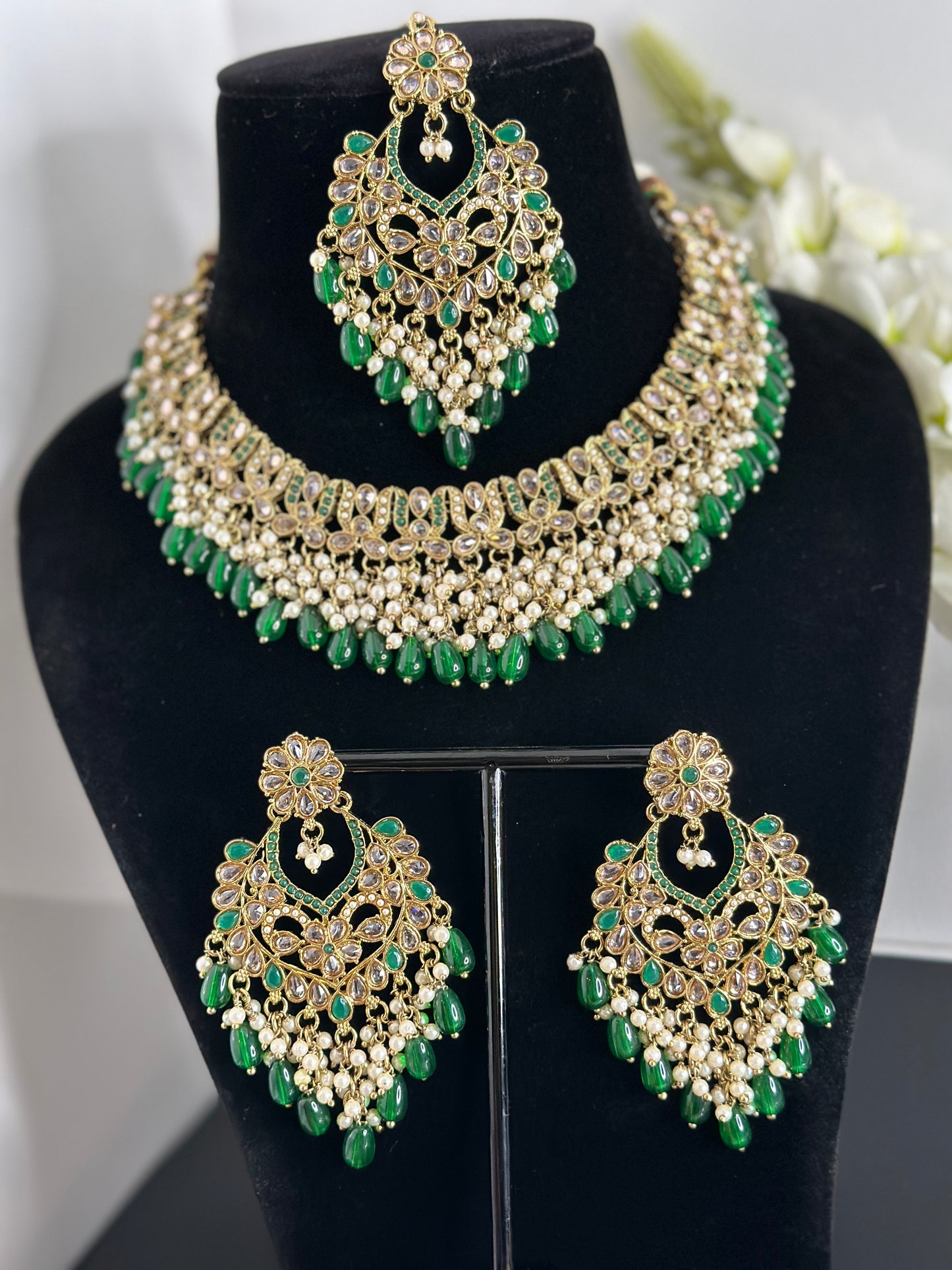 Saanvi necklace set