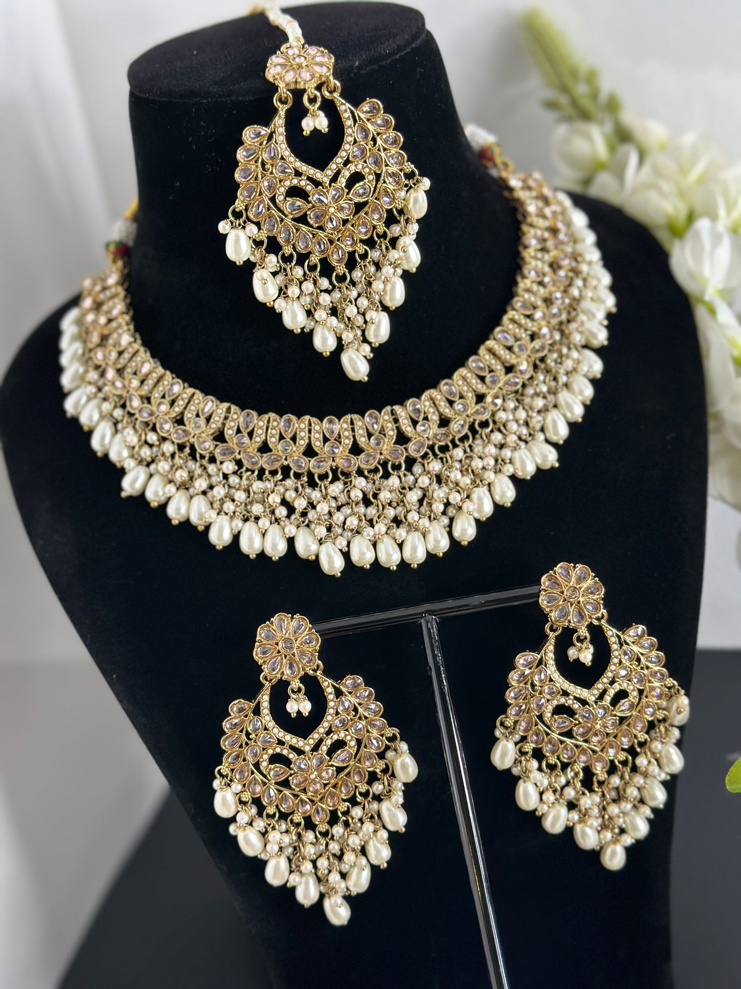 Saanvi necklace set