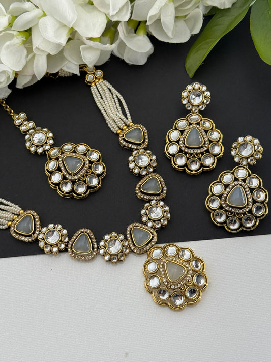 Kundan necklace set