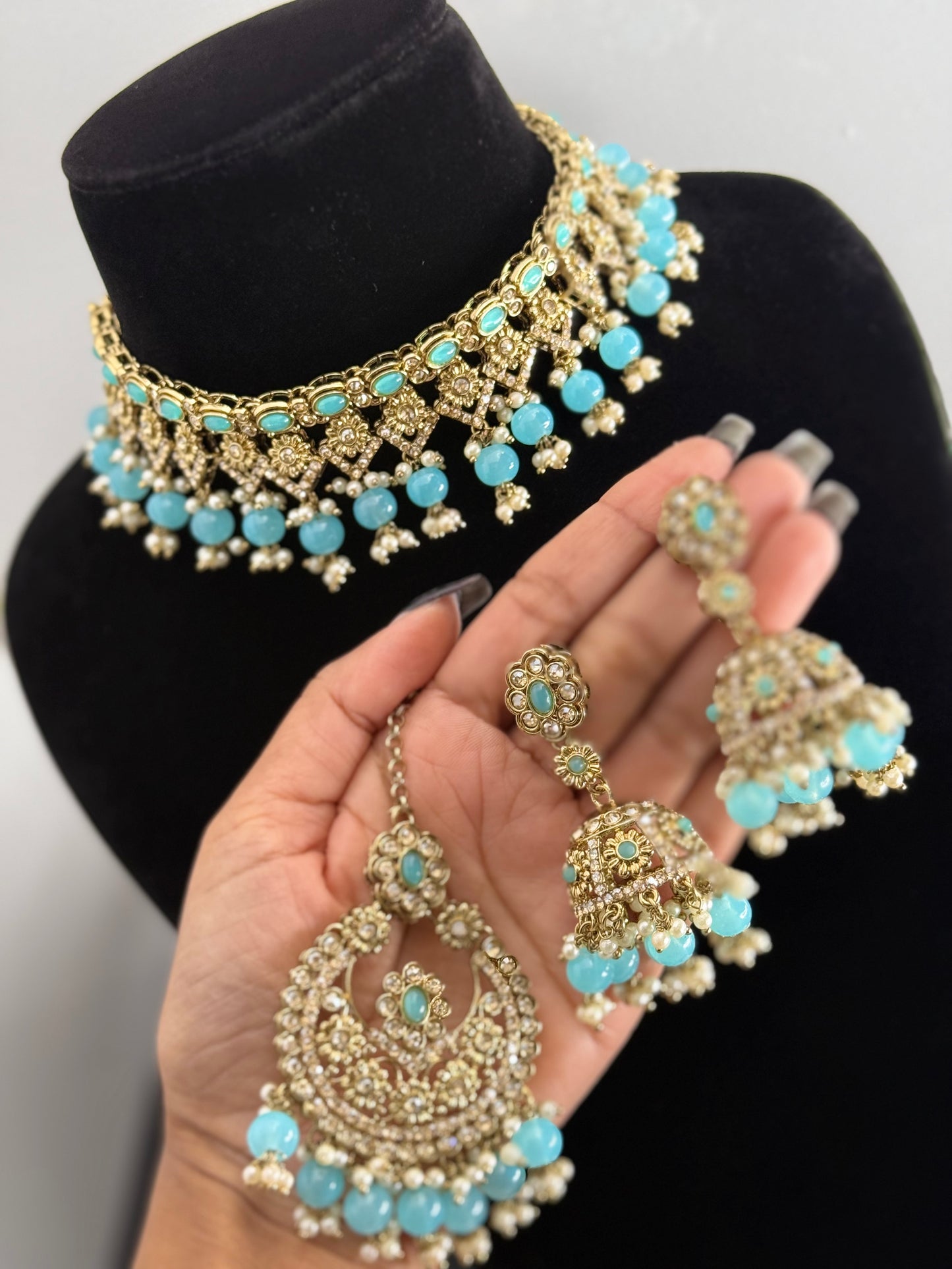 Choker set