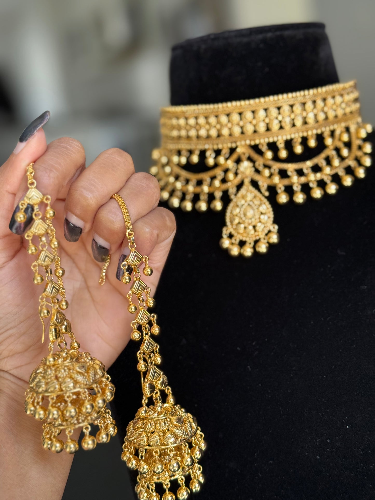 Gold look set