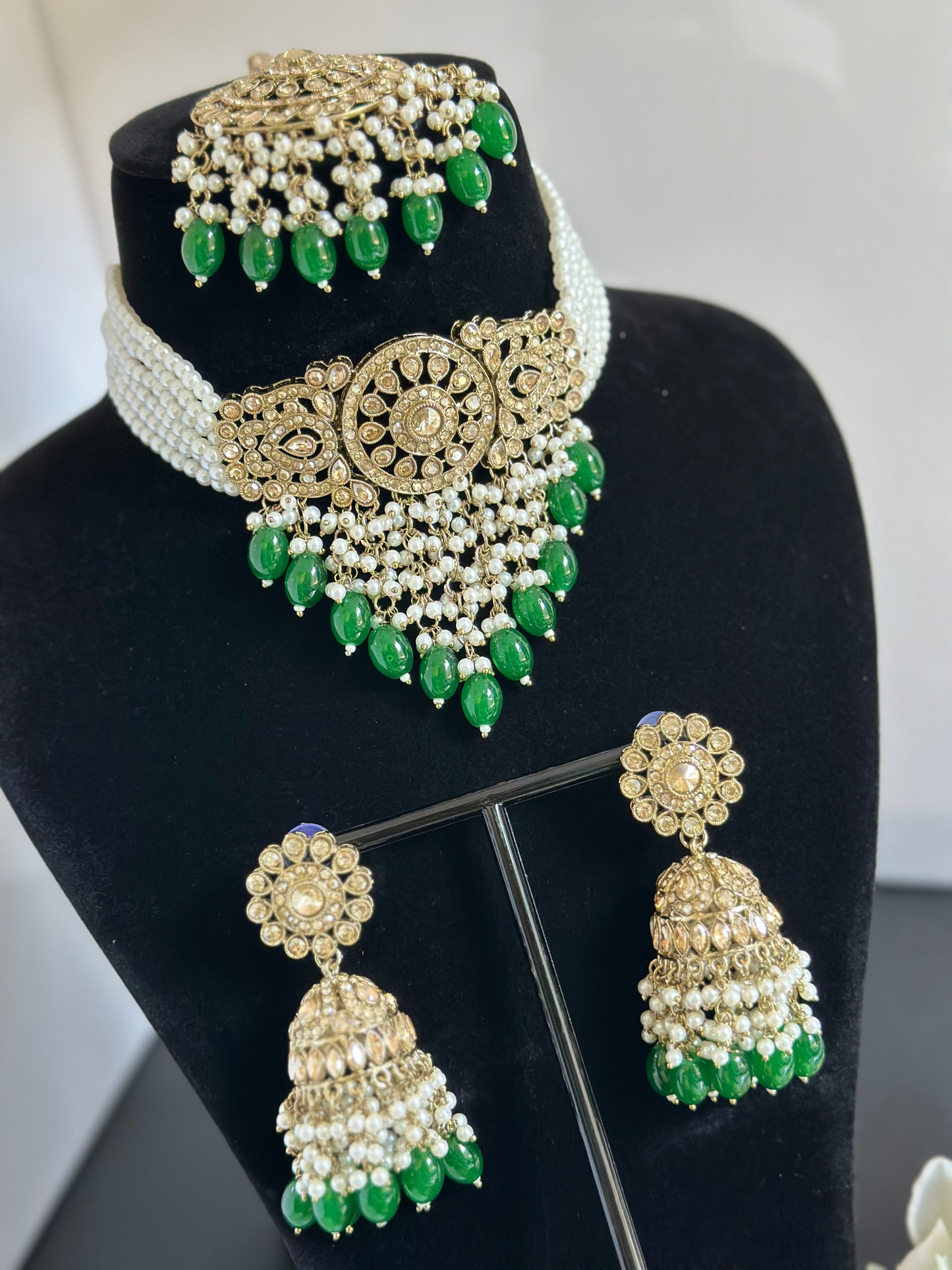 Choker set green