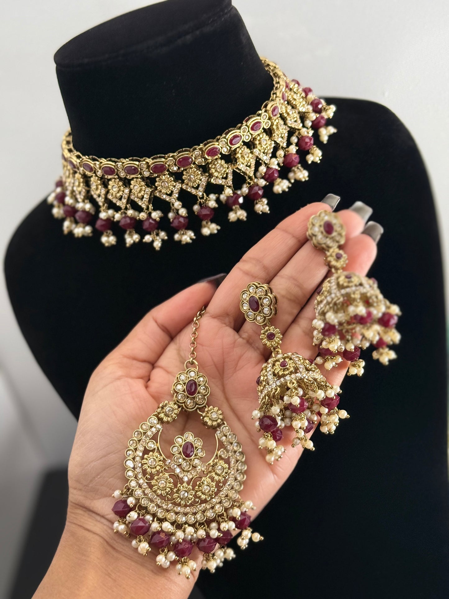 Choker set