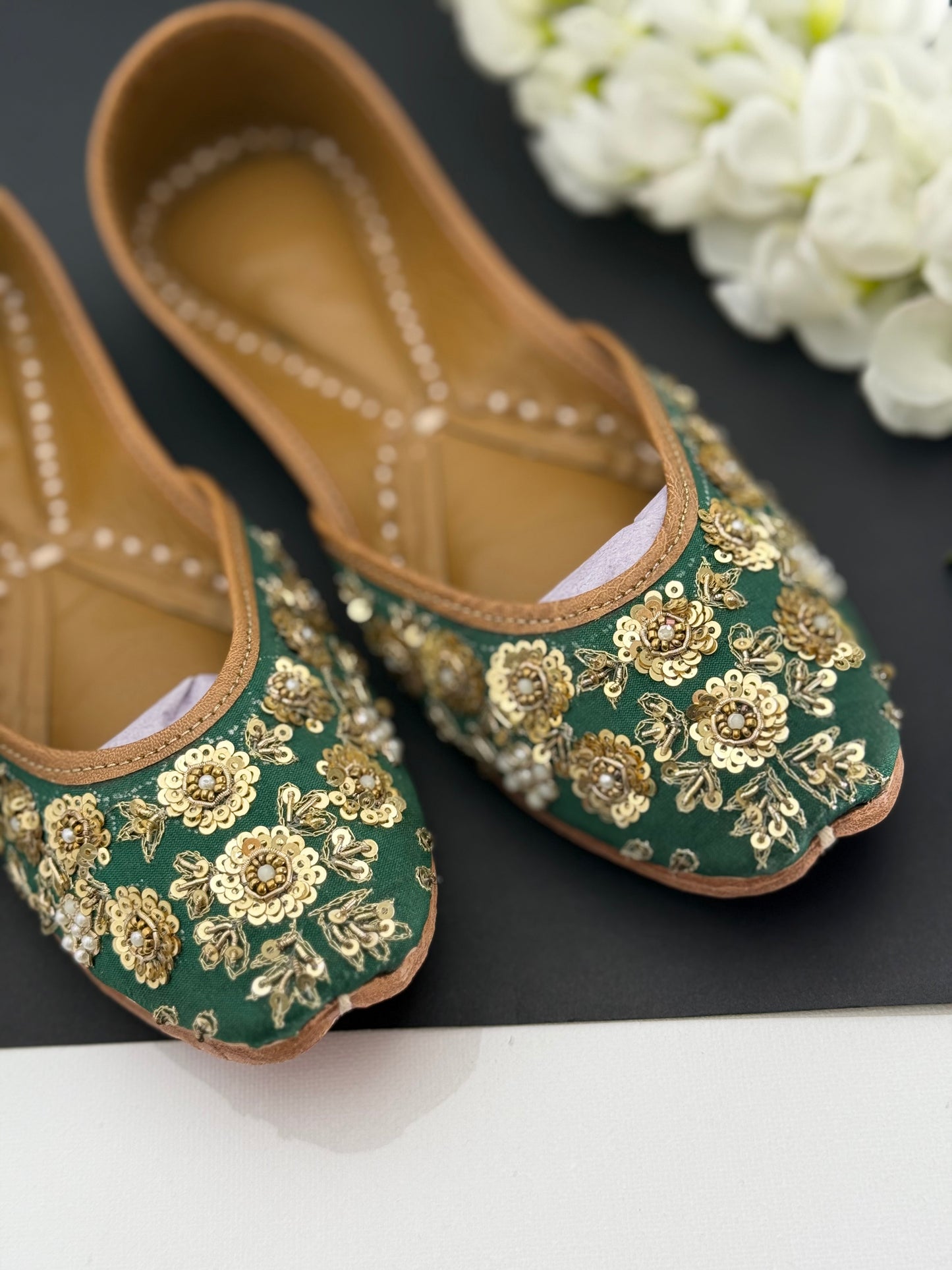 Green jutti
