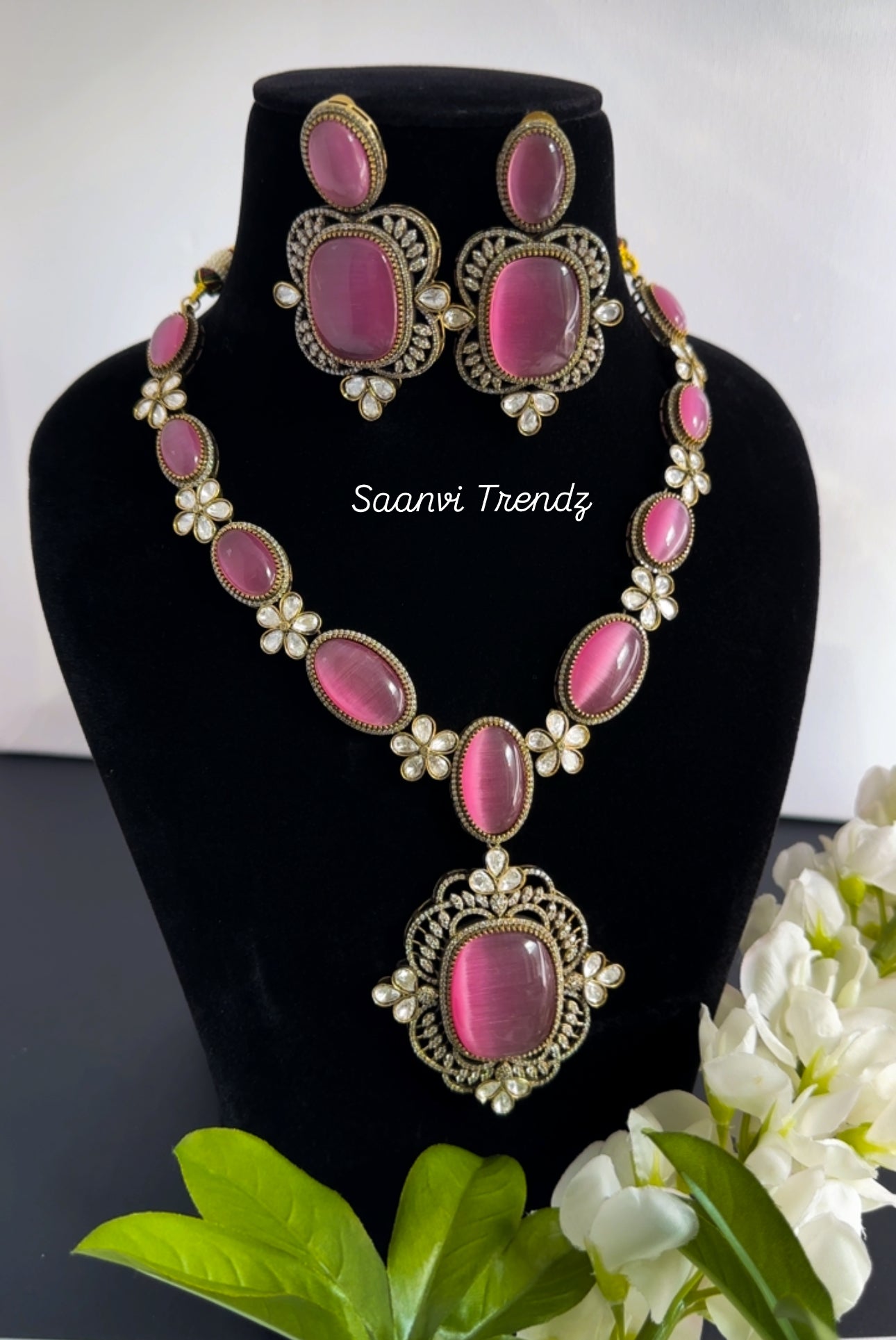 Premium necklace set