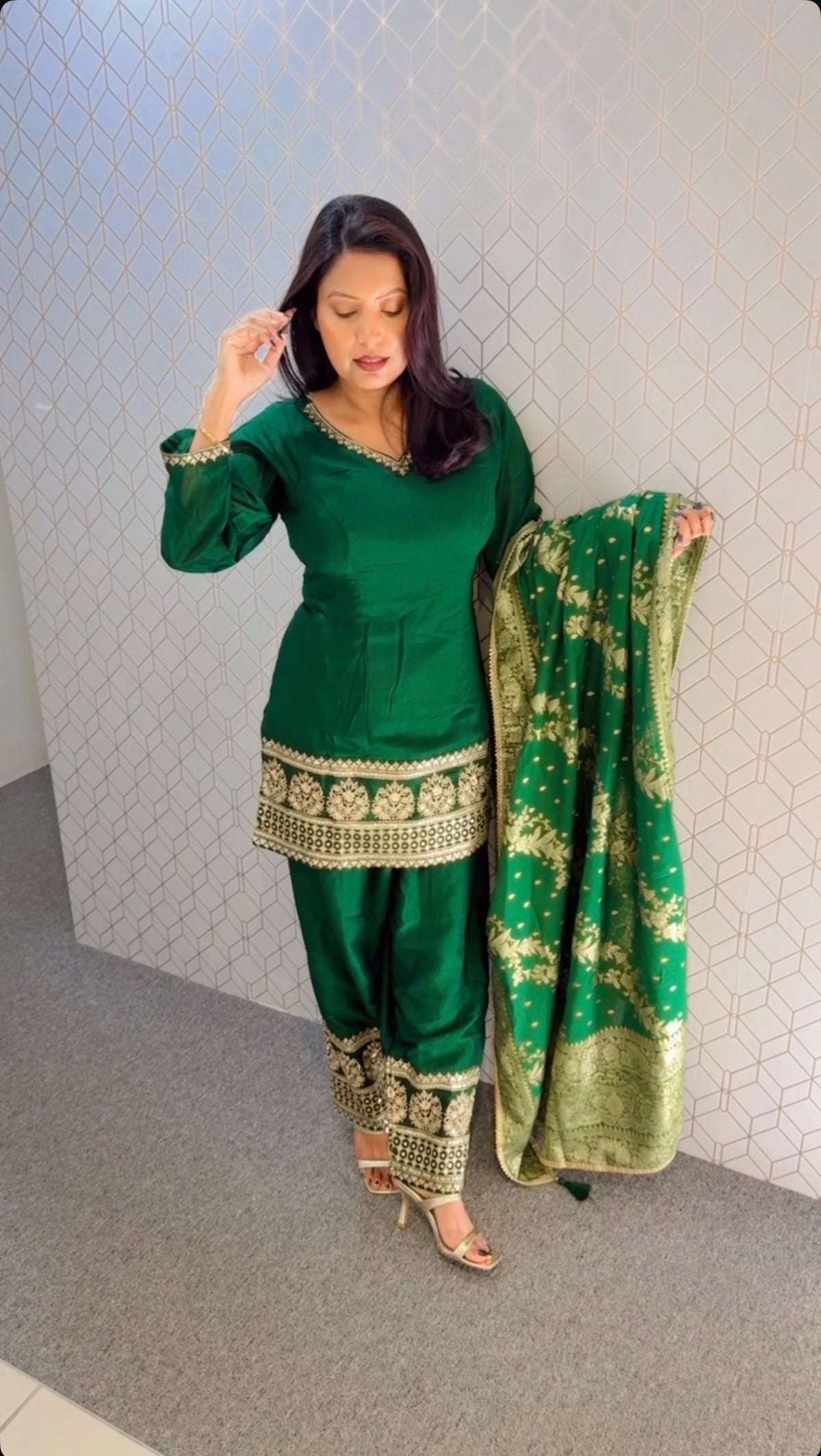 Party wear suit