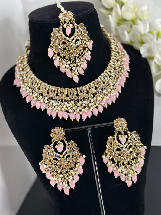 Saanvi necklace set