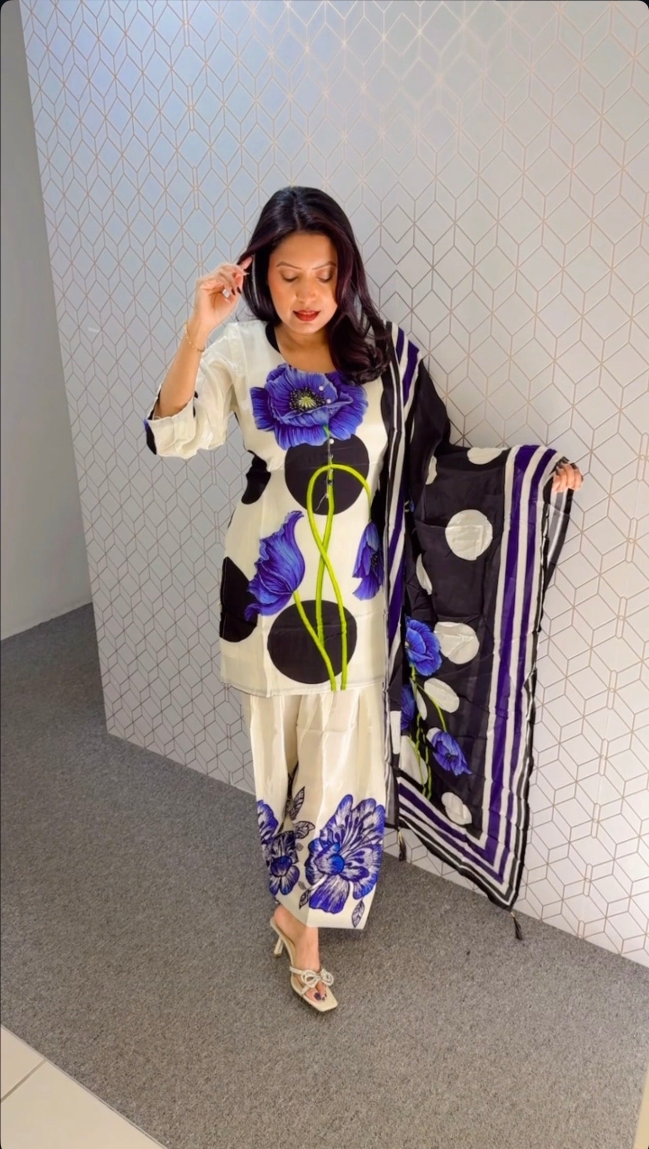 Party wear suit