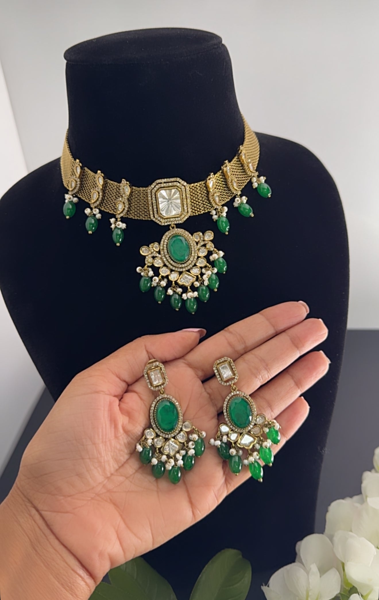 Premium choker set