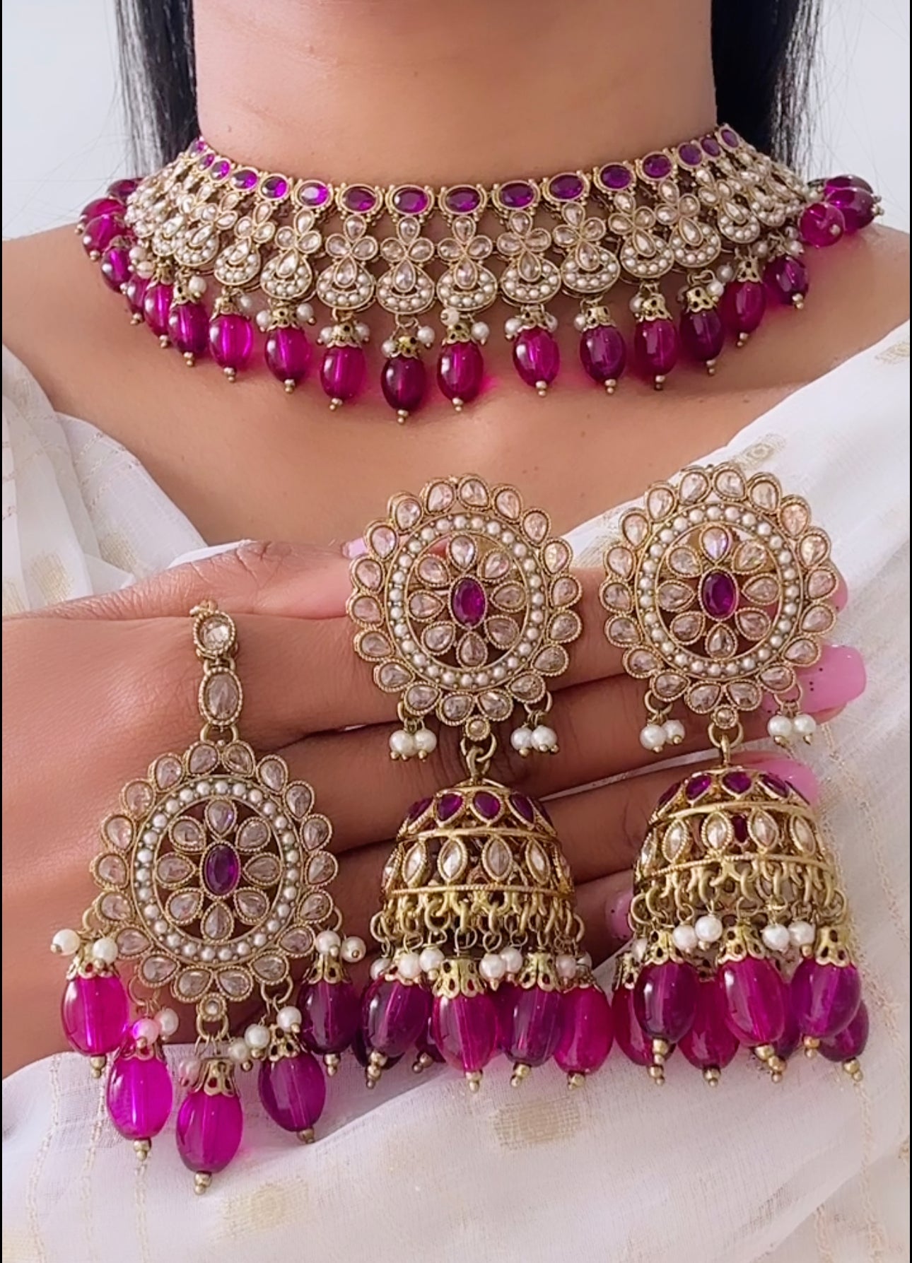 Necklace set in purple colour