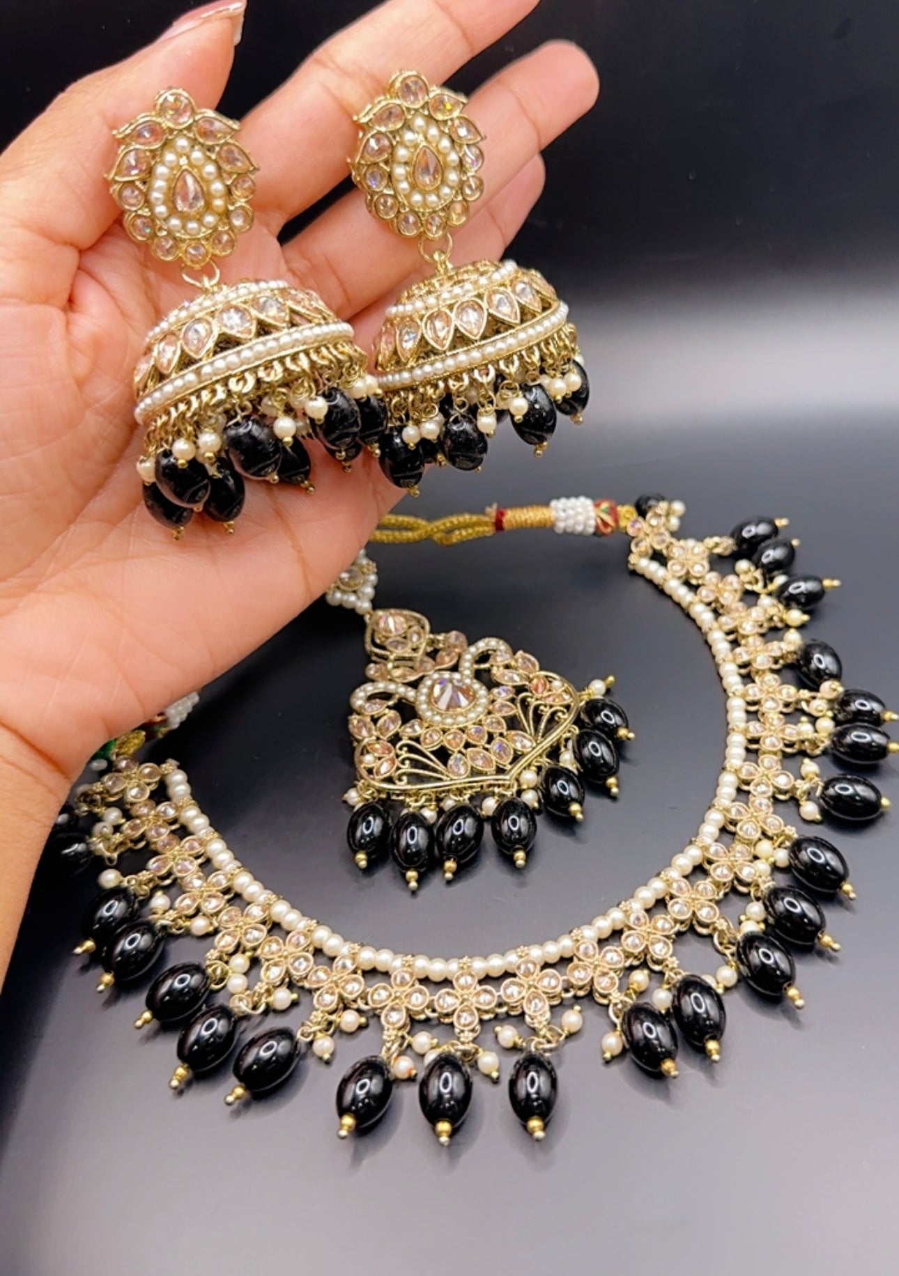 Black necklace set