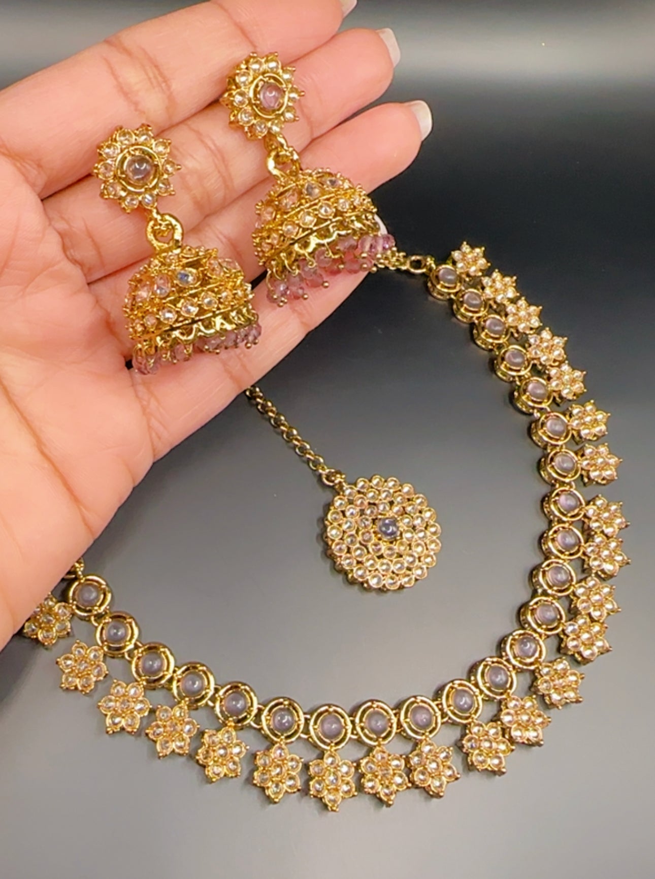 Light lavender necklace set